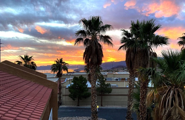 Lake Mead Inn