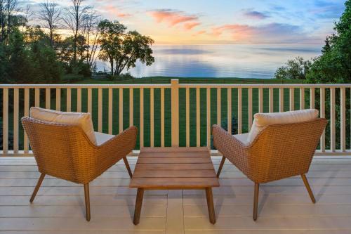Lake Michigan Gem Private Beach and Game Room