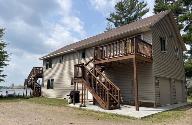 Lake Mohawksin Shores Unit C, Upper One bedroom Lakeside Apartment
