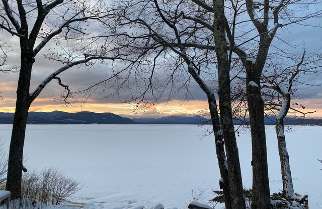 Ossipee Lake large newly renovated Waterfront Home - summer and winter getaway!