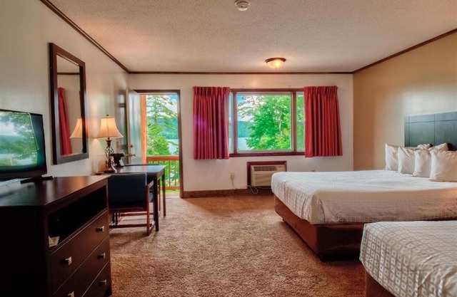 Lake 'N Pines Motel