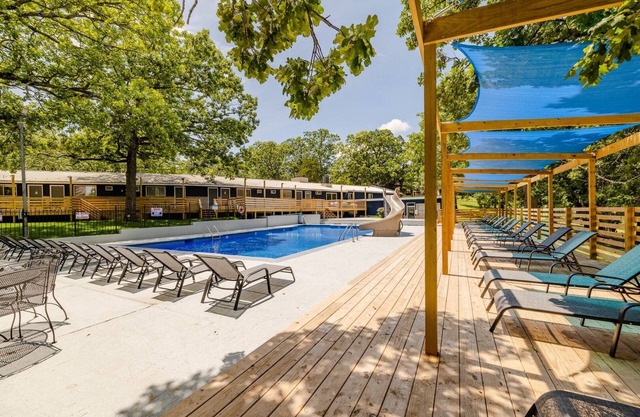 Lake Oasis in beautiful Kimberling City, boat ramp, slip rental