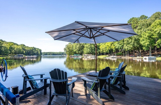 Lake Oconee Getaway Dock Fire Pit Dog Friendly