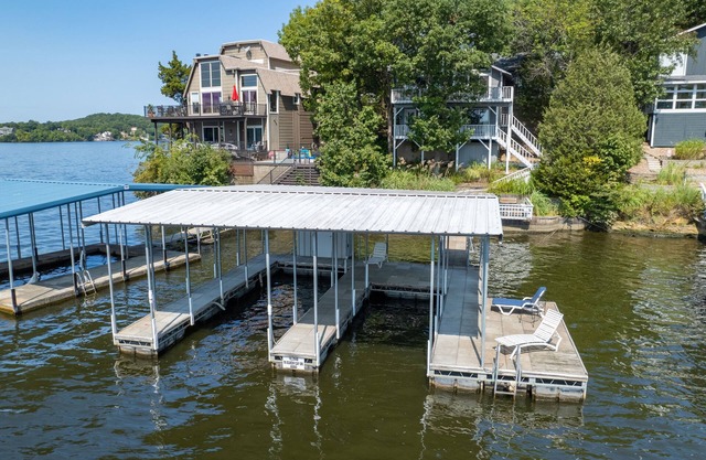 Margaritaville 4 Bedroom Home Right Off The Water