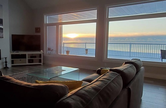 Lake Ontario Front - Breathtaking views, nature, and amazing country drives