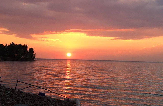 Der Ontariosee, Sodus. Erstaunliche Sonnenuntergänge! Neu aktualisiert, Zugang zum Wasser, Felsstrand.