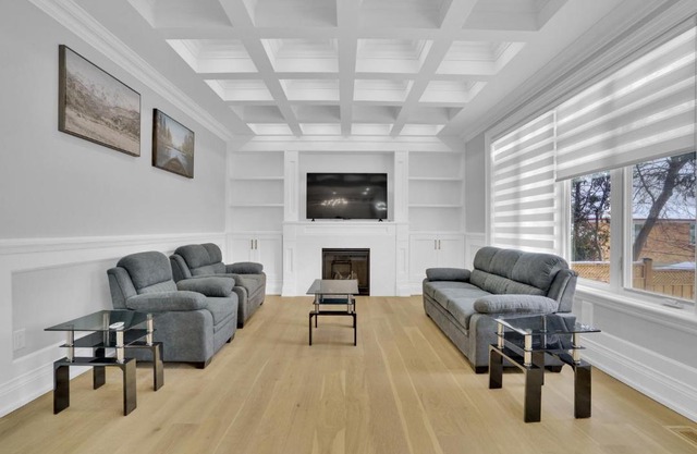 Lake Ontario Stylish Family-friendly House