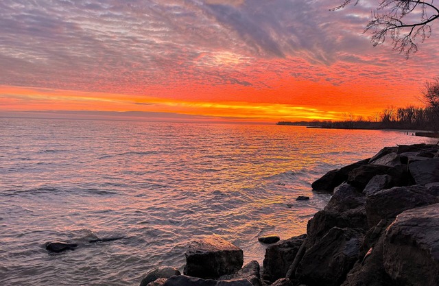 Lake Ontario Waterfront Charming 3-bedroom house gorgeous sunrises and sunsets.