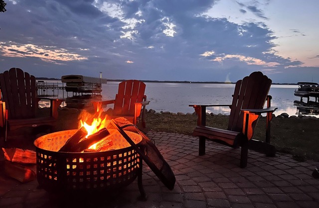 Lake Osakis Resort Villa | Lake Front| Family| 2 Bedroom| Year Round| Dog Friendly