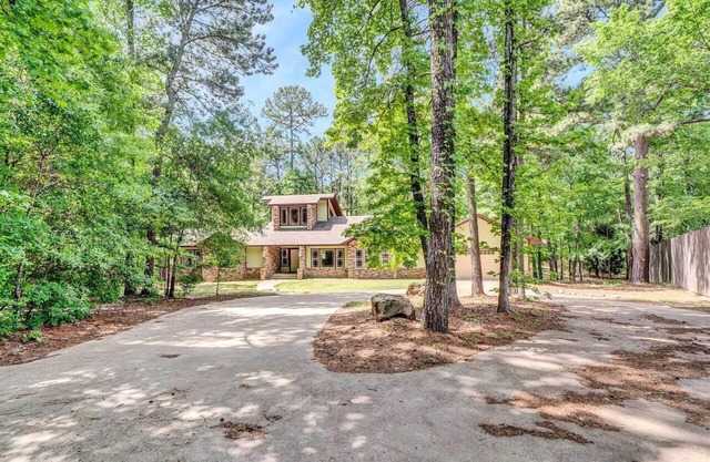 Lake Palestine Retreat – Dock, Fire Pit & Serene Views