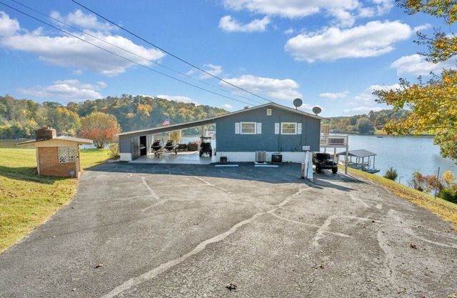LAKE Paradise Point: Lakefront Home with Private Dock! Casago SML