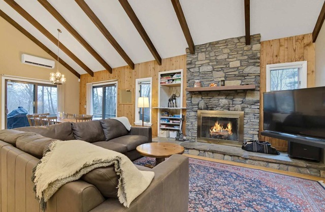 Lake Pinneo, Golf View, Hot Tub | Tee Time Retreat