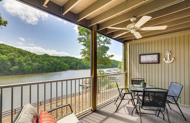 Lake & Pool Access: Lazy Days Condo w/ Balcony!
