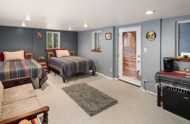 Lake Roosevelt Suites - The Southwest Room