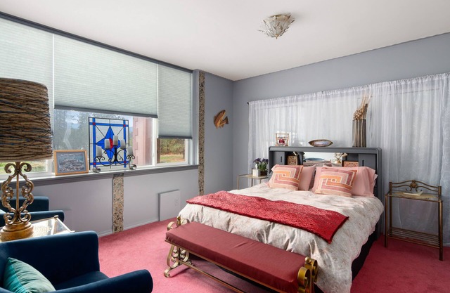 Lake Roosevelt Suites - The Salmon Room