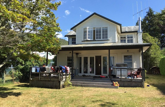 Wunderschönes Ferienhaus am Rotoiti-See
