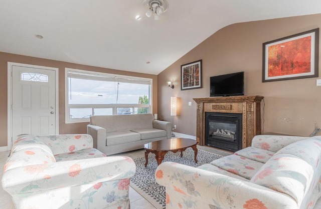 Lake Simcoe waterfront cottage