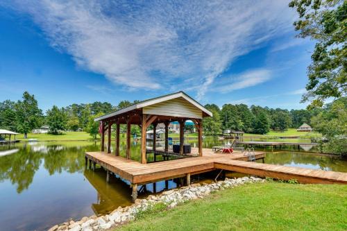 Lake Sinclair Escape Screened Porch, Modern Style