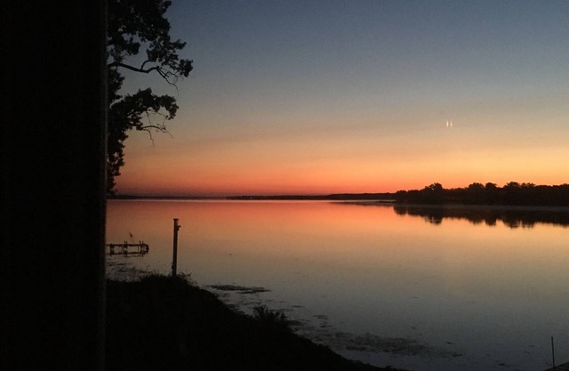 Lake Sunrise Cottage on Lake Champlain