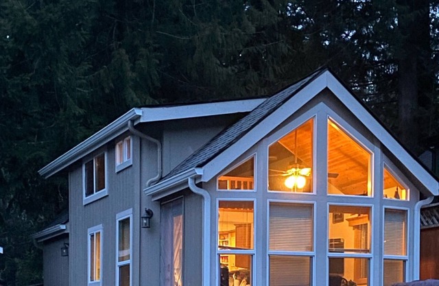 Lake Sutherland Chalet Style Tiny House