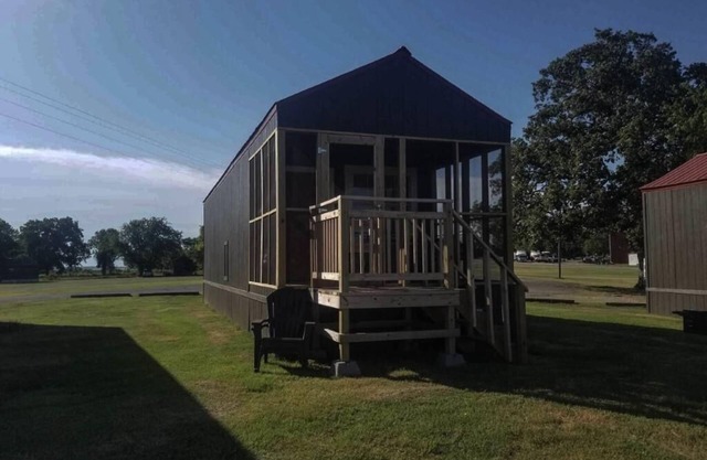 Lake Texoma Lakefront Cabin - Texoma Breeze