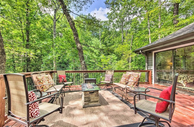 NEU! Lake Toxaway Cabin mit Feuerstelle - 1Mi zum Jachthafen