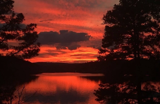 Lake Tuscaloosa Views.