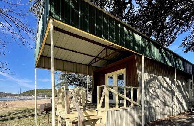 Lake View cabin #16