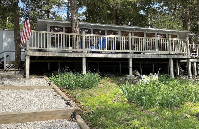 Cozy Cabin of the Ozarks Lake View Cabin