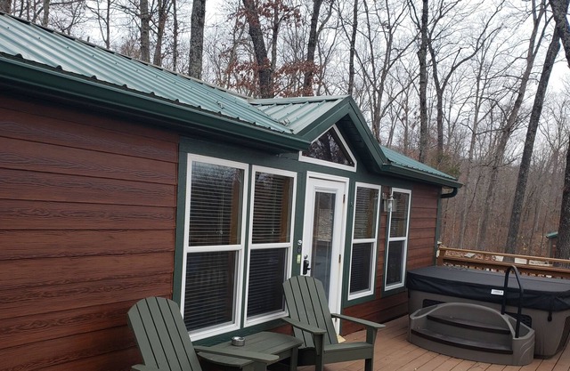 Lake View Cabin with Hot Tub