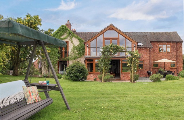 Ferienhaus mit Seeblick, MARKET DRAYTON