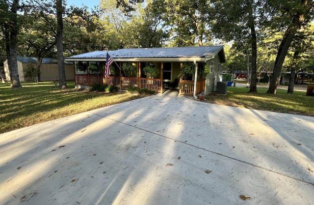 Lake View home with 3 king bedrooms