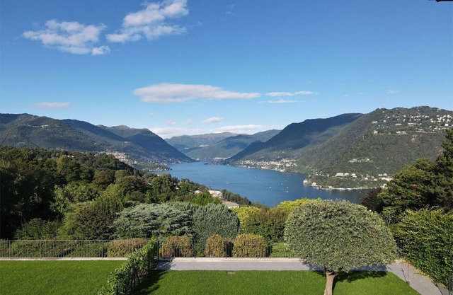 Lake View Loft in a Villa with swimming pool and tennis court