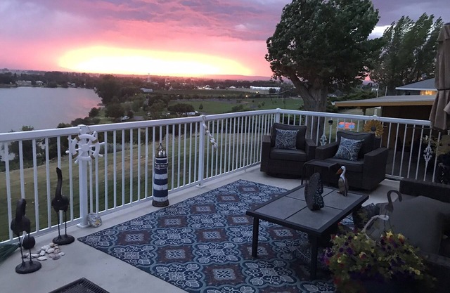 Sonnenuntergangsträume in Moses Lake! 10 Schlafplätze
