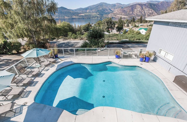 Lake Chelan View Home mit weitläufiger Aussichtsplattform, privatem Pool und Whirlpool! Haustierfreundlich