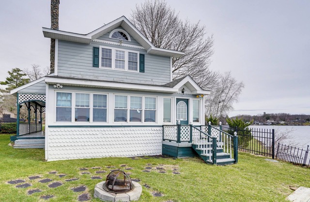 Lake Views & Dock Access - Pittsfield Cottage!