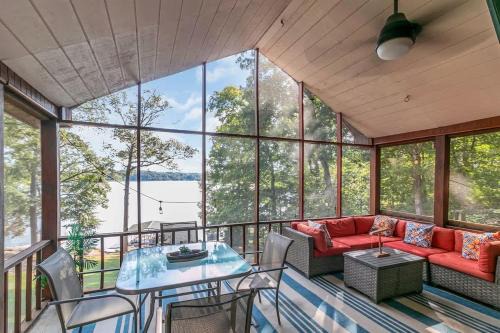 LAKE Views-Dock-FISH-Jacuzzi-Boat Rental service