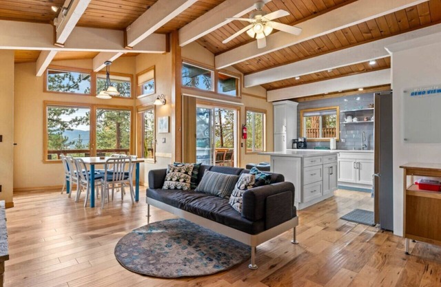 Lake Views Dog Friendly Cabin w/ Hot Tub!