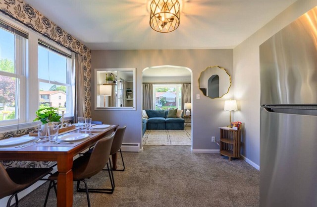 Lake Views | King Bed | Fenced