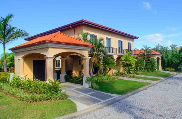 Luxuriöse See-Villa, 24-Stunden-Sicherheitsdienst, familienfreundlicher Concierge vor Ort