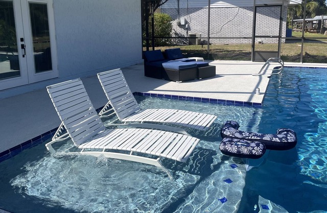 Lake Wales' relaxing retreat, close to Bella Cosa and Bok Towers Wedding venues