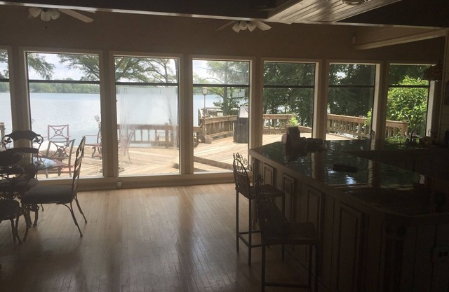 Lake Washington Fishing Lodge 4 Schlafzimmer 5 Badezimmer !!