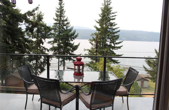 Lake Whatcom, modernes Haus, 100 'Privatstrand, Dock und Kajaks