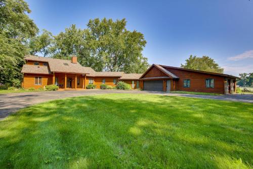 Lake Winnebago Family Retreat Dock and Deck!