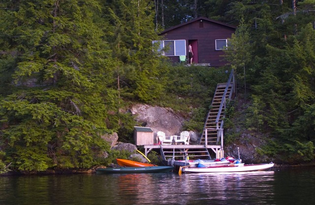 Lake Winnipesaukee Waterfront Cottage in Moultonborough