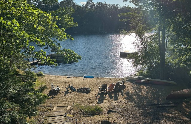 Lake Winnipesaukee am Wasser mit eigenem Strand, Dock in Moultonborough