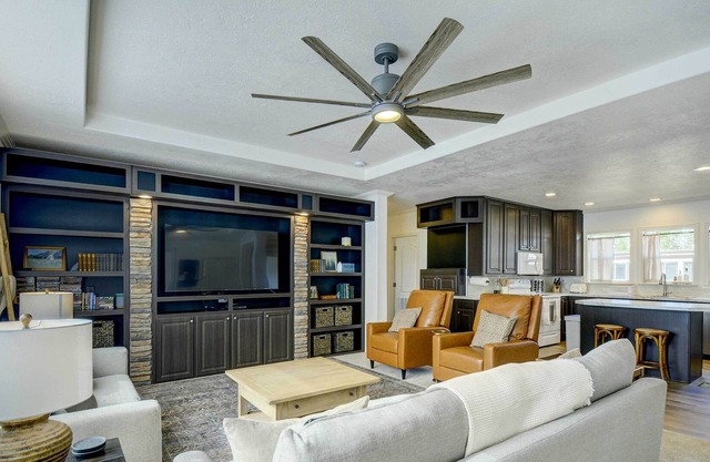 Lakebay Home - Near Penrose Point State Park!