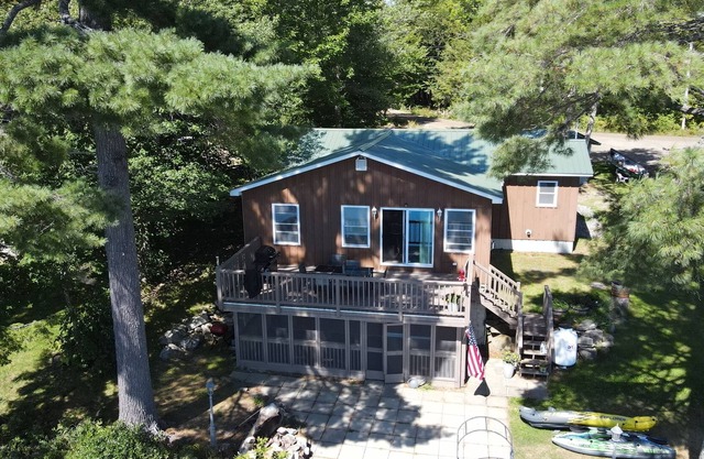 Lakefront 4 bdr home- Twin Pines Lodge
