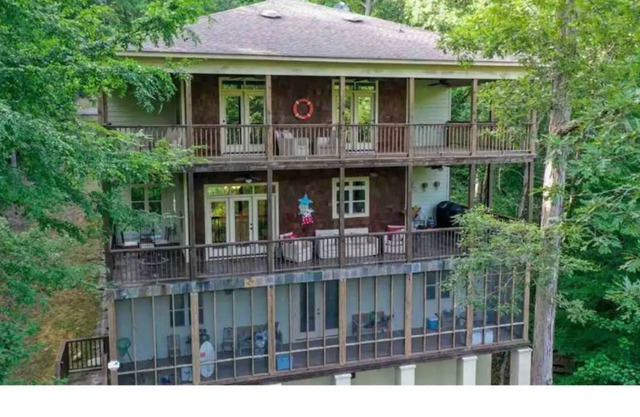 Lakefront Access 6-bed Pickwick Lake House w/ Dock