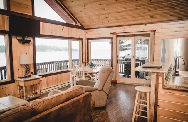 Lakefront Adirondack Escape